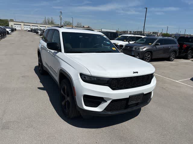 Thumbnail: 2023 Jeep Grand Cherokee - 22