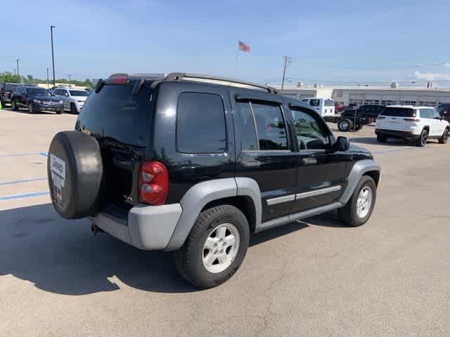 Thumbnail: 2005 Jeep Liberty - 17
