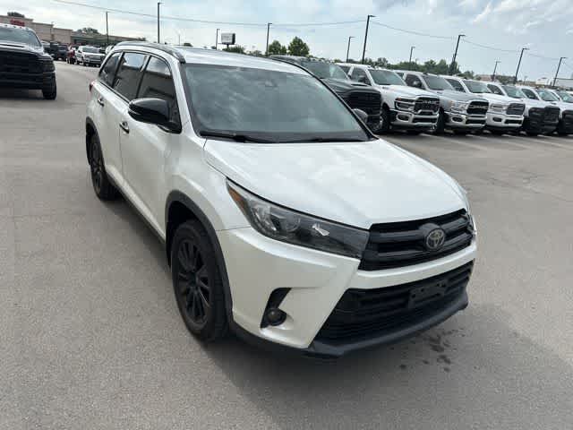Thumbnail: 2019 Toyota Highlander - 23