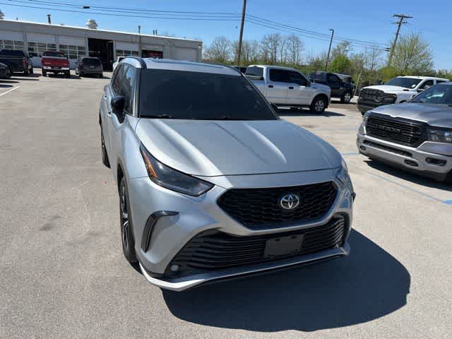 Thumbnail: 2021 Toyota Highlander - 27