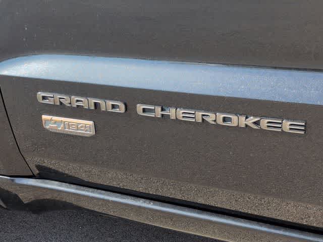 Thumbnail: 2016 Jeep Grand Cherokee - 13