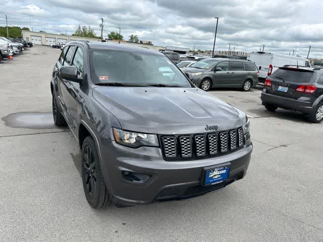 Thumbnail: 2017 Jeep Grand Cherokee - 23