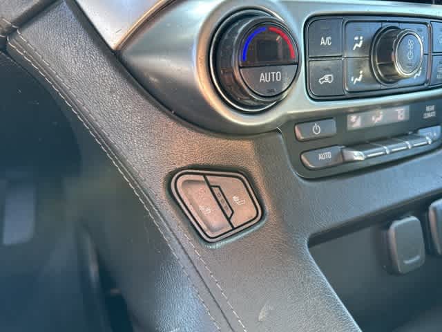 Thumbnail: 2019 Chevrolet Tahoe - 9