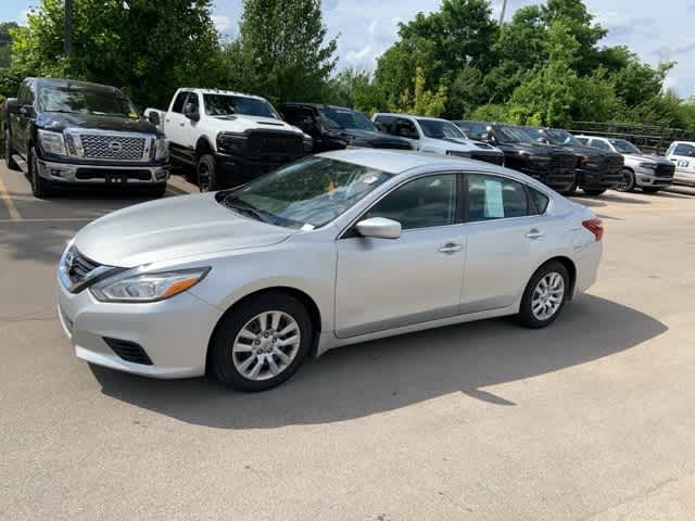 Thumbnail: 2018 Nissan Altima - 8