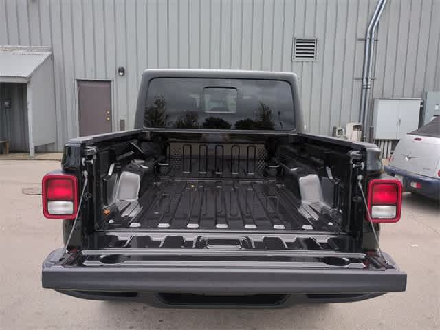 Thumbnail: 2025 Jeep Gladiator - 34