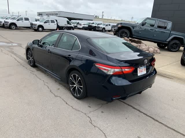 Thumbnail: 2018 Toyota Camry - 18
