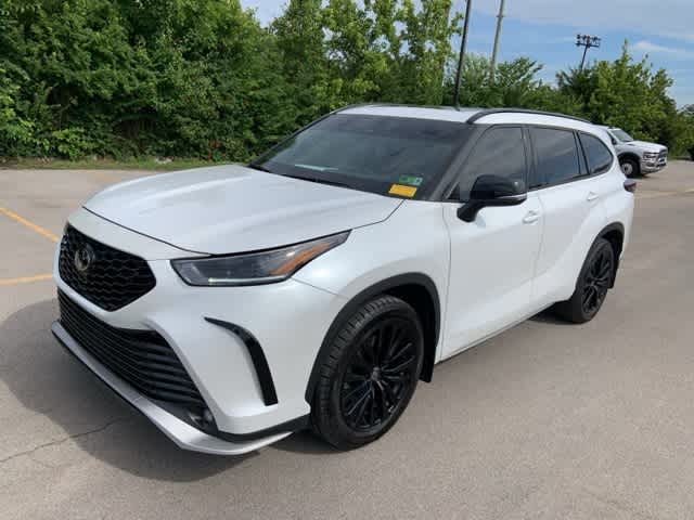 Thumbnail: 2023 Toyota Highlander - 2