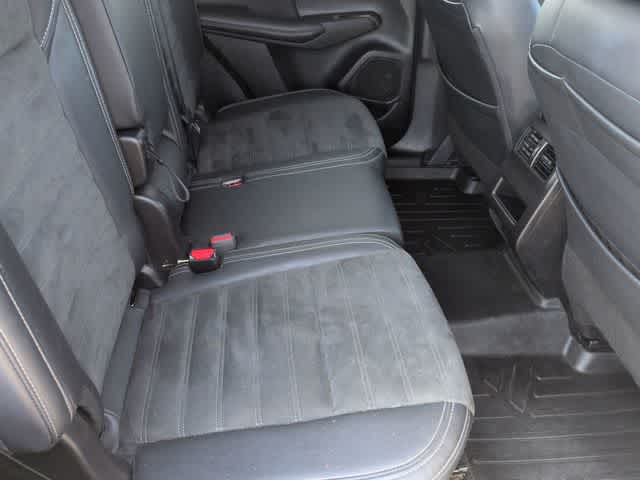 Thumbnail: 2024 Mitsubishi Outlander - 19