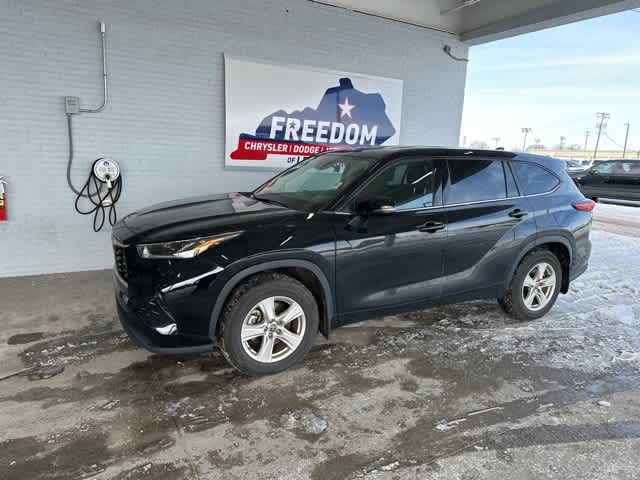 Thumbnail: 2021 Toyota Highlander - 17