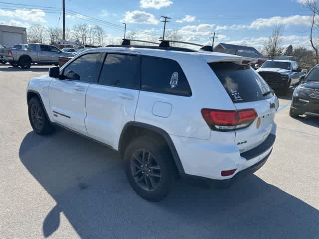 Thumbnail: 2016 Jeep Grand Cherokee - 14