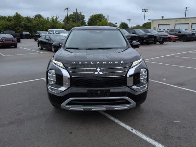 Thumbnail: 2022 Mitsubishi Outlander - 3