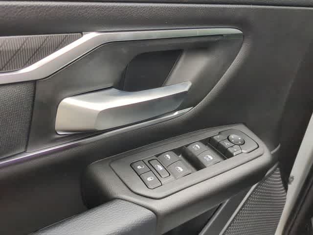 Thumbnail: 2026 RAM 1500 - 18