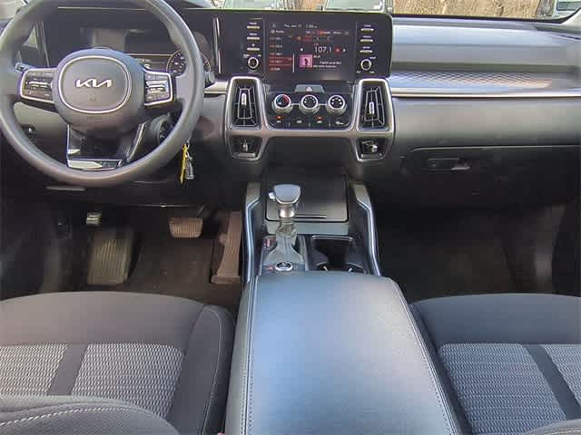 Thumbnail: 2023 Kia Sorento - 15