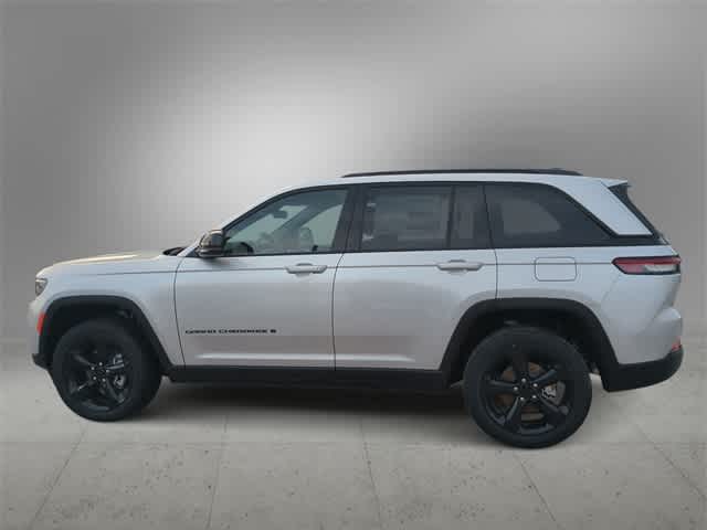 Thumbnail: 2025 Jeep Grand Cherokee - 5