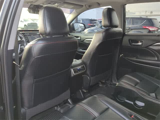 Thumbnail: 2019 Toyota Highlander - 19