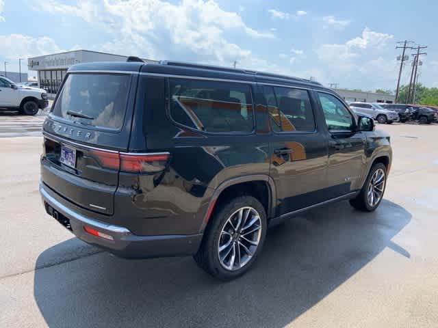 Thumbnail: 2022 Jeep Wagoneer - 21