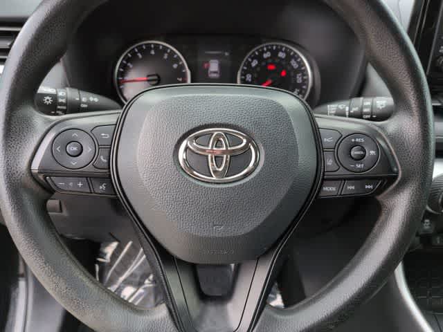 Thumbnail: 2021 Toyota RAV4 - 22