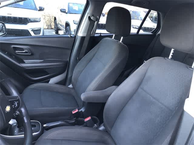 Thumbnail: 2020 Chevrolet Trax - 12