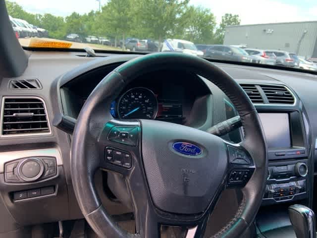 Thumbnail: 2016 Ford Explorer - 4