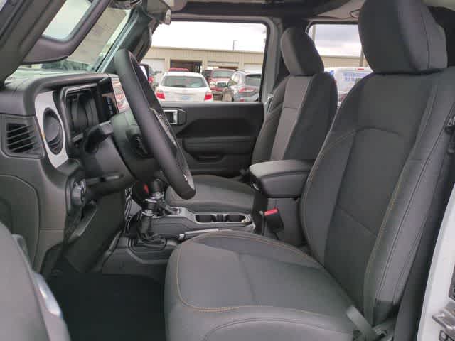 Thumbnail: 2025 Jeep Gladiator - 16