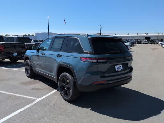 Thumbnail: 2026 Jeep Grand Cherokee - 6