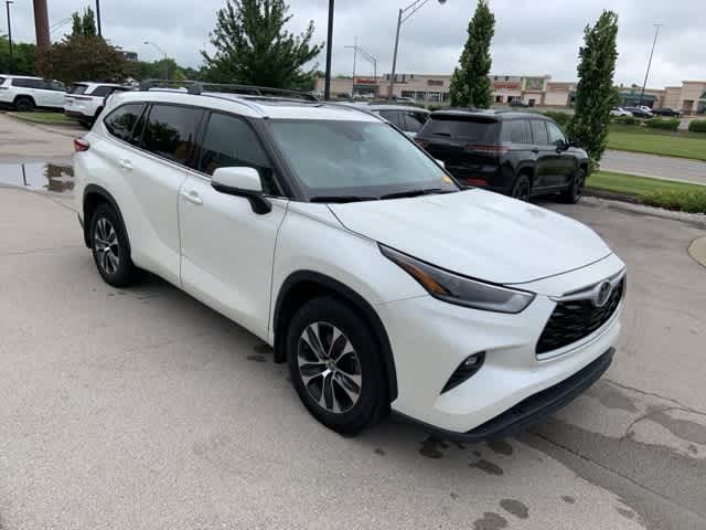 Thumbnail: 2021 Toyota Highlander - 28
