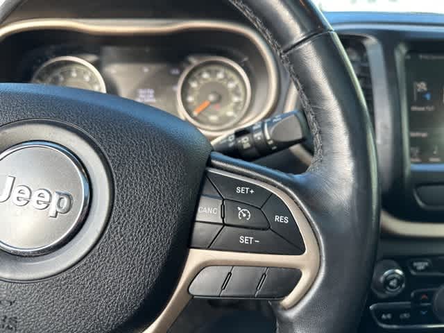 Thumbnail: 2015 Jeep Cherokee - 11