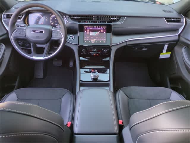 Thumbnail: 2025 Jeep Grand Cherokee L - 16