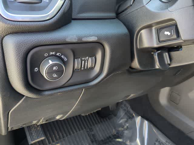 Thumbnail: 2026 RAM 3500 - 18