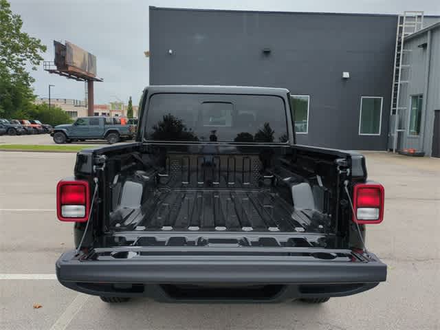 Thumbnail: 2025 Jeep Gladiator - 34