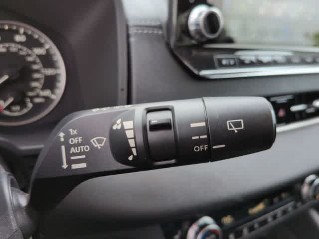 Thumbnail: 2022 Mitsubishi Outlander - 25