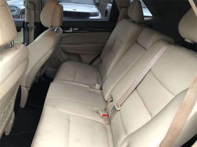 Thumbnail: 2011 Kia Sorento - 25