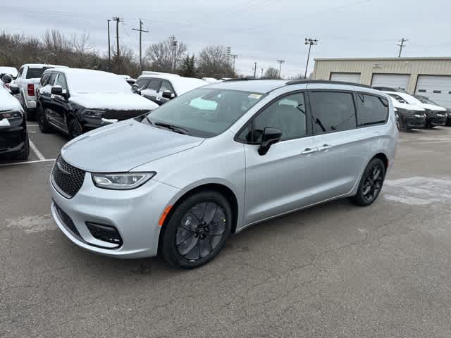 Thumbnail: 2026 Chrysler Pacifica - 14