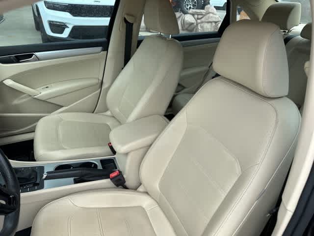 Thumbnail: 2019 Volkswagen Passat - 3