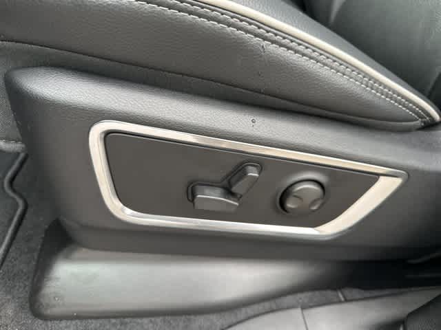 Thumbnail: 2026 RAM 1500 - 8