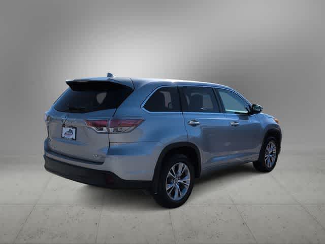 Thumbnail: 2016 Toyota Highlander - 8