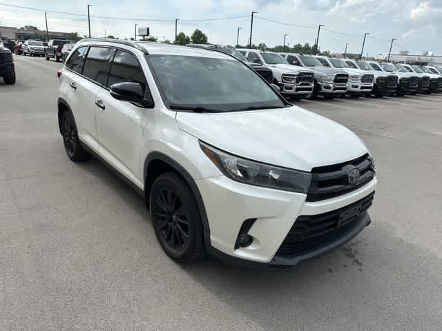 Thumbnail: 2019 Toyota Highlander - 22