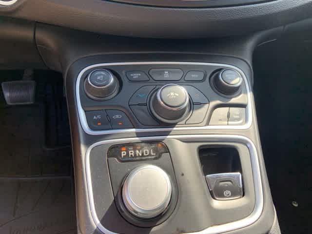 Thumbnail: 2015 Chrysler 200 - 7