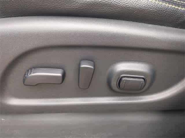 Thumbnail: 2017 Nissan Titan - 18