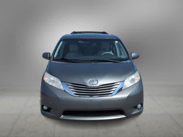 Thumbnail: 2014 Toyota Sienna - 3