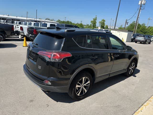 Thumbnail: 2017 Toyota RAV4 - 21