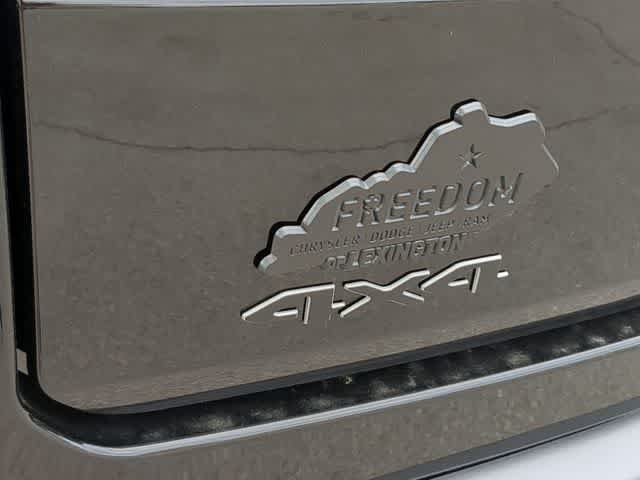 Thumbnail: 2026 Jeep Grand Wagoneer - 13