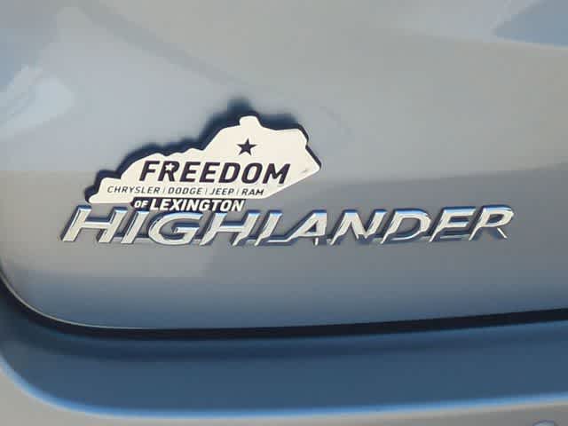 Thumbnail: 2016 Toyota Highlander - 13