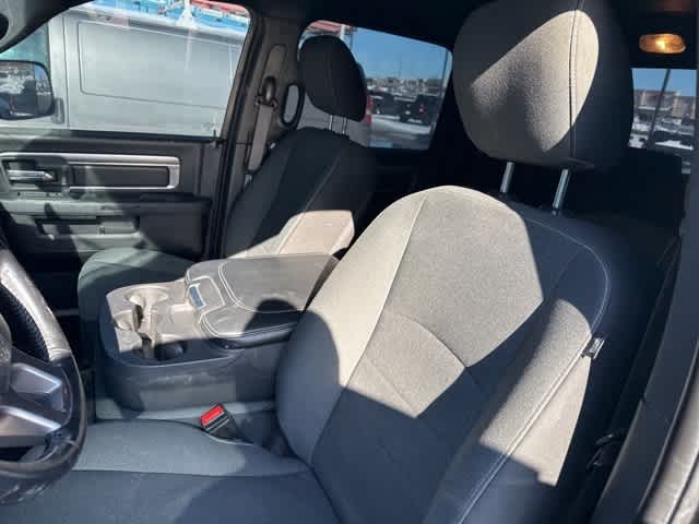 Thumbnail: 2021 RAM 1500 Classic - 4