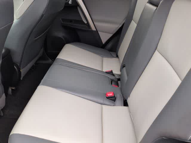 Thumbnail: 2013 Toyota RAV4 - 20