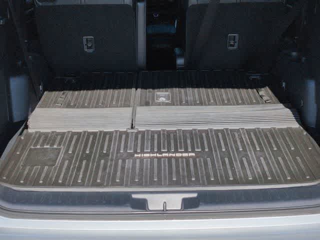 Thumbnail: 2021 Toyota Highlander - 35