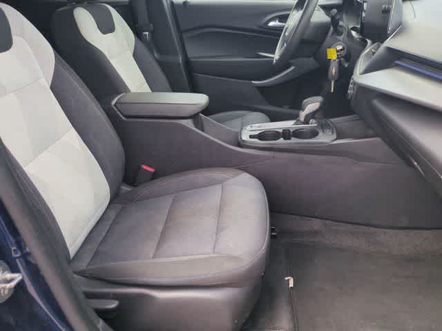 Thumbnail: 2024 Chevrolet Trax - 21