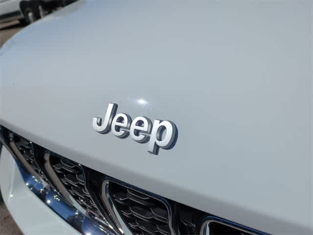 Thumbnail: 2025 Jeep Grand Cherokee - 12