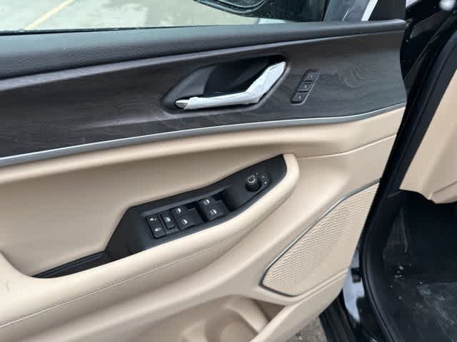 Thumbnail: 2026 Jeep Grand Cherokee - 12