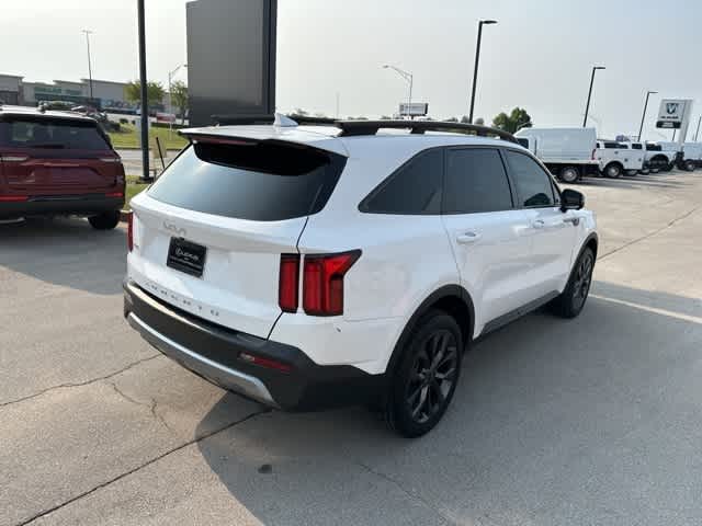 Thumbnail: 2022 Kia Sorento - 25